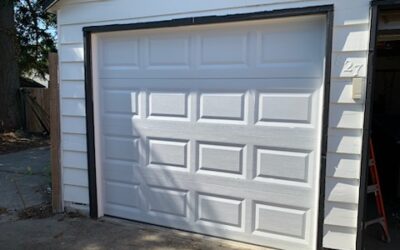 Custom-Built Commercial Building Garage Doors: Enhancing Functionality and Aesthetics with Lakeside Doors